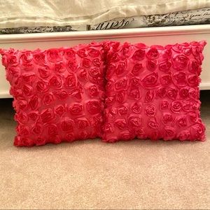 Set of pink pillows